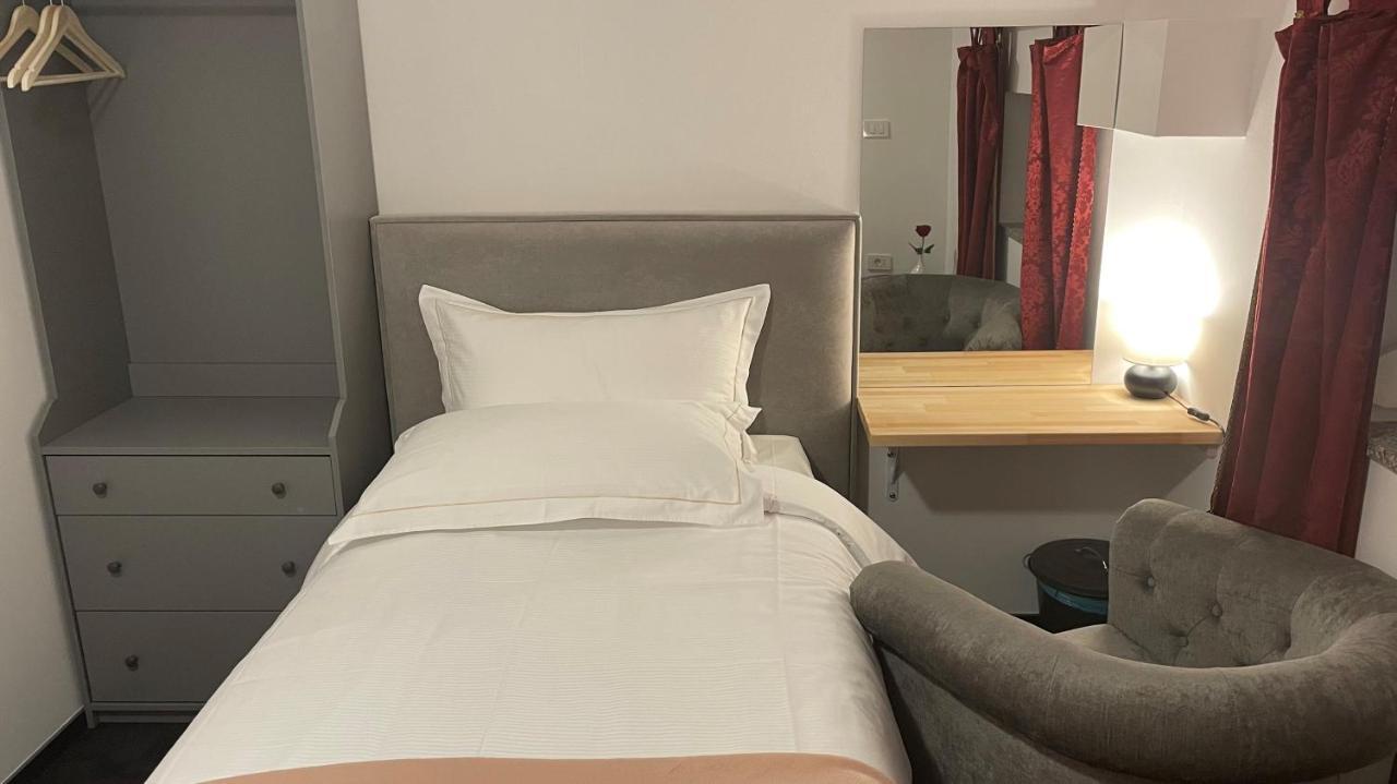 Madonca Rooms & Restaurant Nova Gorica Exterior photo